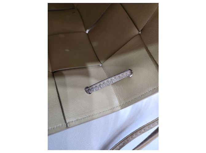 Bottega Veneta Borsa a secchiello crossbody Cassette Marrone - vista 18