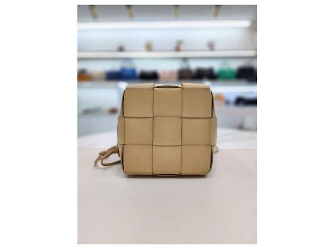 Bottega Veneta Borsa a secchiello crossbody Cassette Marrone - vista 7