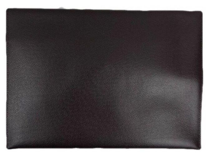 Louis Vuitton Clutch Taiga Wine Nero - vista 2