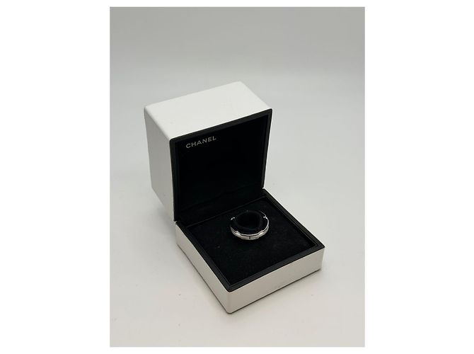 Chanel Weißer Keramischer Ultra-Ring Zustand - Ansicht 9