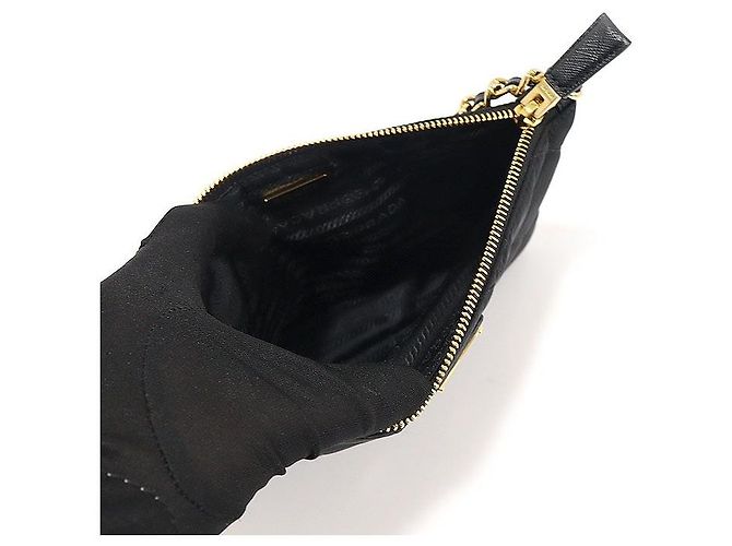 Prada Borsa a Spalla Re-Edition in Nylon Trapuntato Nero - vista 6