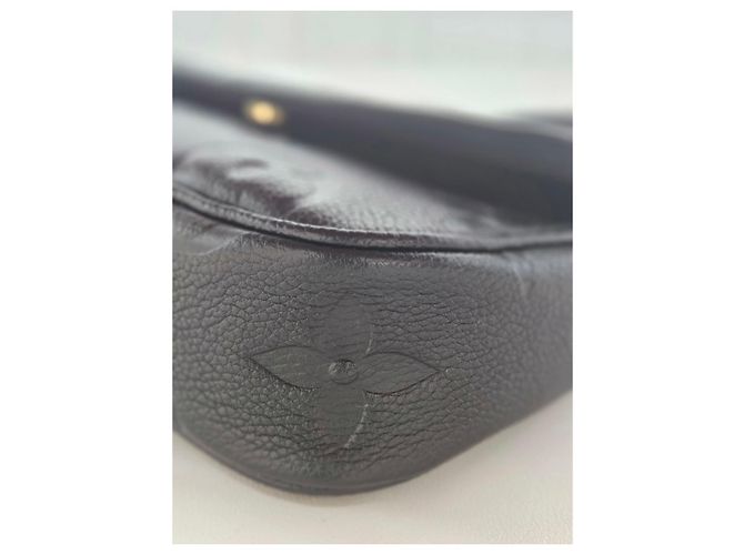 Louis Vuitton Borsa Tote e a Spalla Ivy Nera Wallet on Chain Nero - vista 18