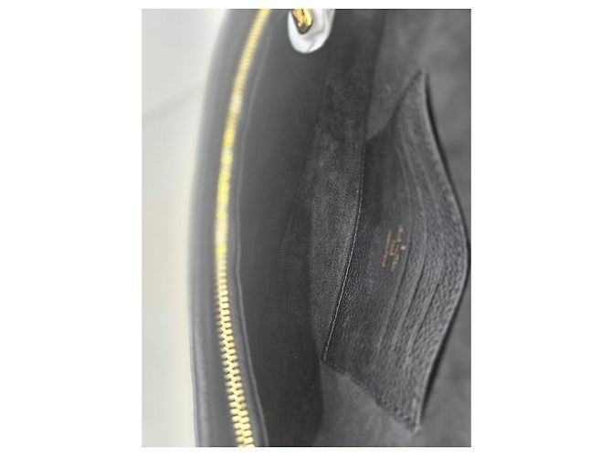 Louis Vuitton Borsa Tote e a Spalla Ivy Nera Wallet on Chain Nero - vista 21