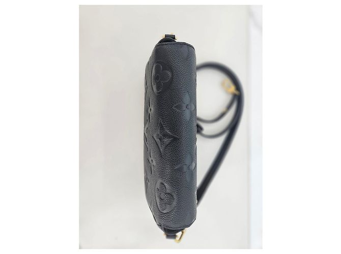 Louis Vuitton Borsa Tote e a Spalla Ivy Nera Wallet on Chain Nero - vista 3