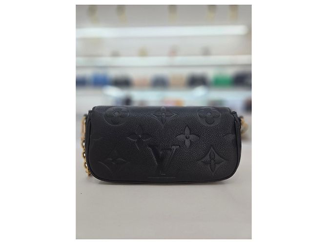 Louis Vuitton Borsa Tote e a Spalla Ivy Nera Wallet on Chain Nero - vista 6