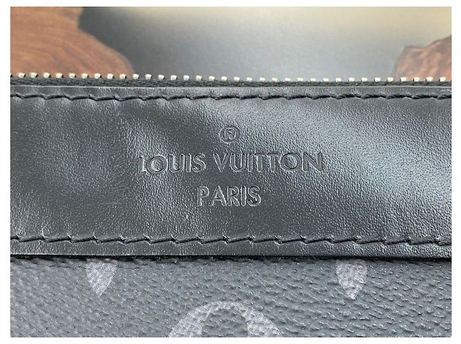 Louis Vuitton Clutch Discovery Monogram Eclipse Preto - vista 8