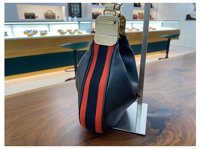 Gucci Borsa a spalla hobo Attash piccola nera Nero - vista 4