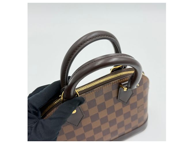 Louis Vuitton Borsa a mano Alma BB in Damier Ébène con manico superiore e tracolla Marrone - vista 5