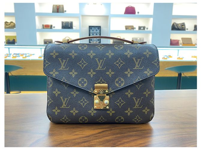 Louis Vuitton Borsa a Spalla Pochette Metis Monogram Marrone - vista 2