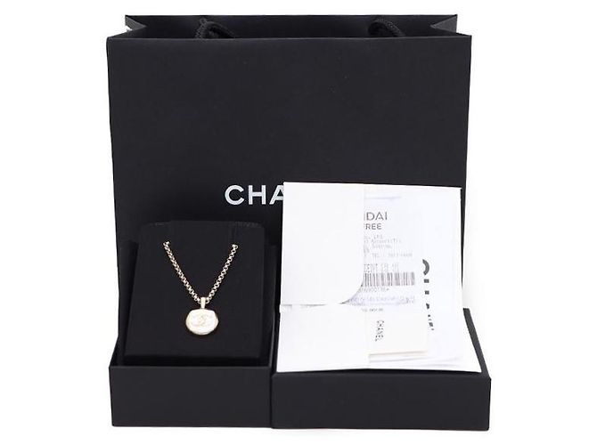 Chanel Collana in catena dorata per donne con logo CC bianco placcato oro - vista 8