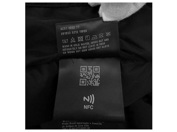 Prada Giacca in piuma con cappuccio in gabardine di nylon per donne nera Nero - vista 10