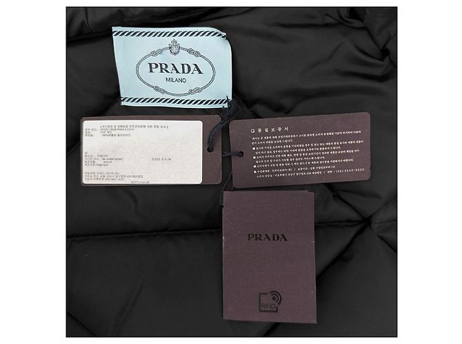 Prada Giacca in piuma con cappuccio in gabardine di nylon per donne nera Nero - vista 11