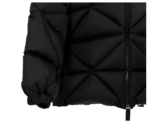 Prada Giacca in piuma con cappuccio in gabardine di nylon per donne nera Nero - vista 8