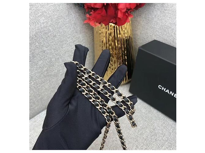 Chanel Bolso de Cadena Rana Negro y Dorado - vista 2