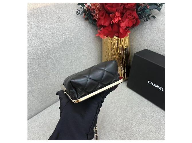 Chanel Bolso de Cadena Rana Negro y Dorado - vista 5