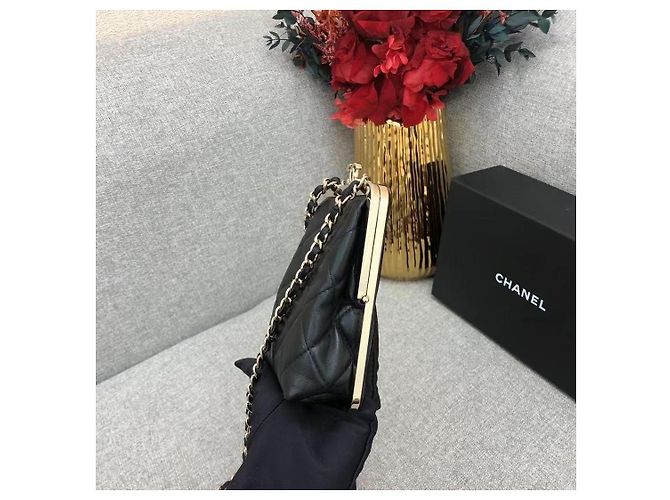 Chanel Bolso de Cadena Rana Negro y Dorado - vista 8