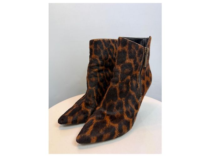 Botas de tornozelo de pelo de bezerro com estampa de onça Saint Laurent Estampa de leopardo - vista 2