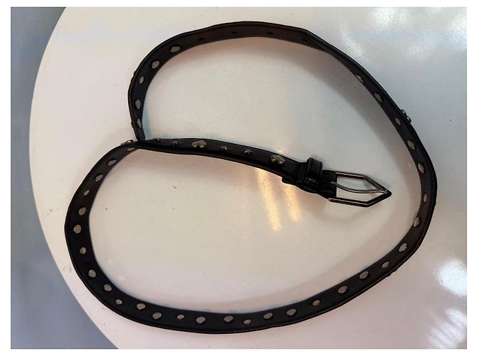Schwarzer Leder-Gürtel von Saint Laurent mit Nieten - Ansicht 4