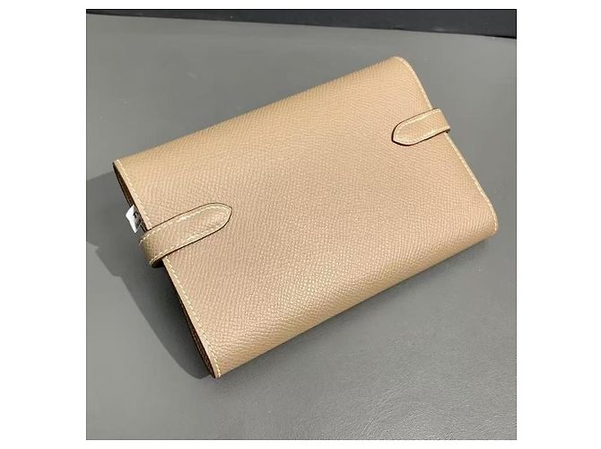 Cartera corta Hermès Lovecraft gris elefante cuero Epsom - vista 2
