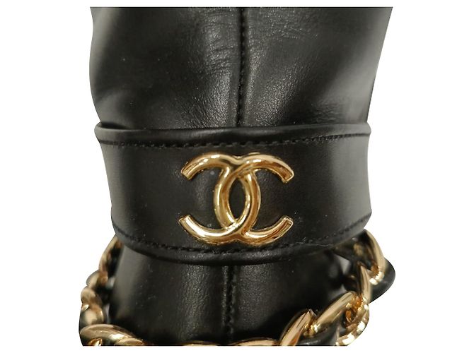 Timeless Schwarze Leder-Reitstiefel Chanel CC Chain - Ansicht 13