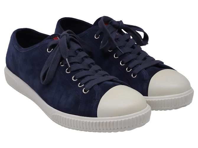 Baskets basses à bout capé Prada Sport en daim bleu marine - vue 3