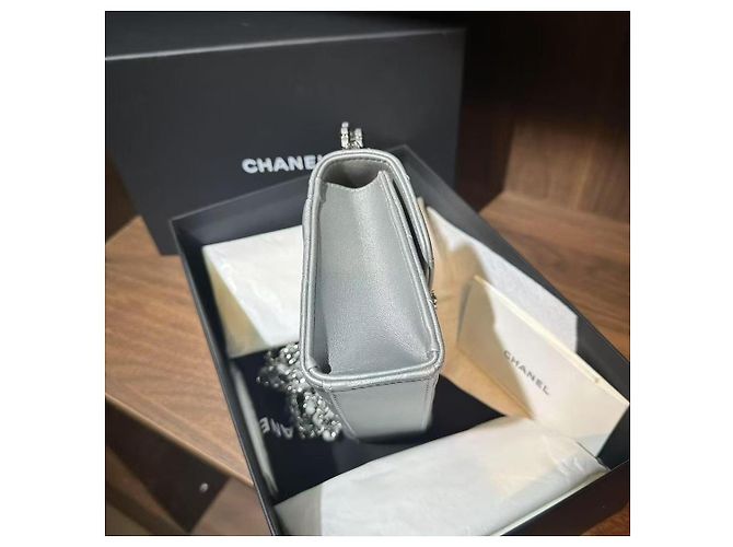 Chanel 23P Kelly Small Handtasche Lammleder Silber - Ansicht 5