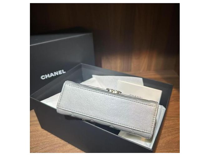 Chanel 23P Kelly Small Handtasche Lammleder Silber - Ansicht 7