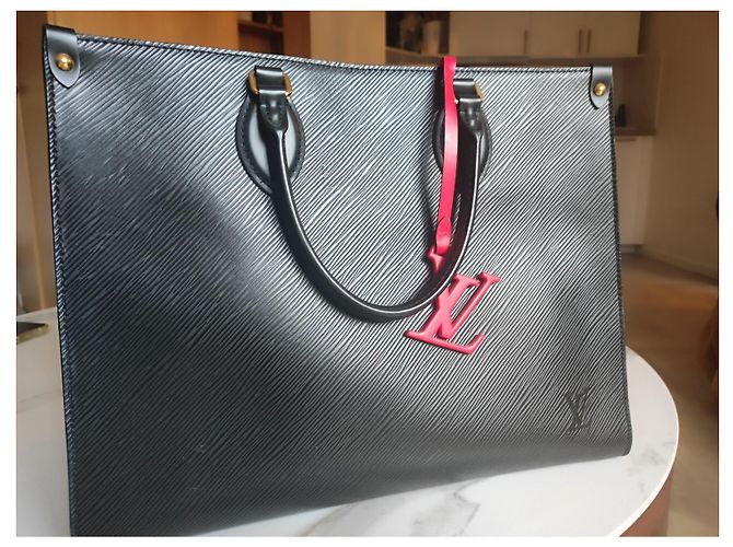 Borsa Louis Vuitton OnTheGo MM Pelle Epi Nera Nero - vista 2