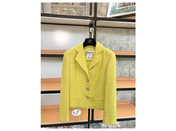 Casaco Chanel de tweed amarelo limão - vista 2
