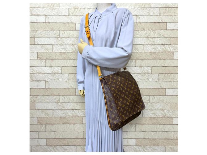 Borsa a Spalla Musette Monogram Louis Vuitton Marrone - vista 2