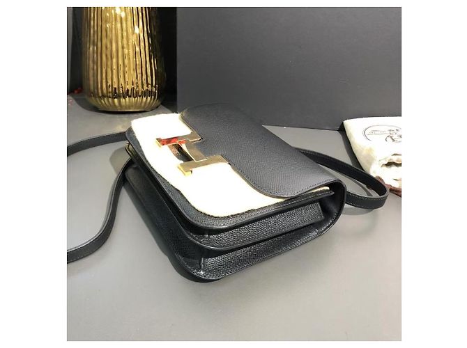 Reloj Hermès Constance 19 Cuero Epsom Negro y Dorado - vista 2