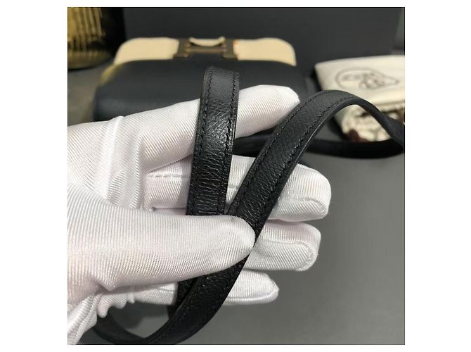Reloj Hermès Constance 19 Cuero Epsom Negro y Dorado - vista 4