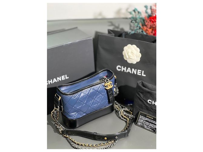 Zaino Chanel piccolo blu in pelle con tracolla a catena - vista 3