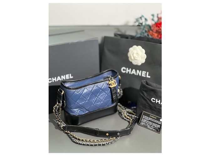 Zaino Chanel piccolo blu in pelle con tracolla a catena - vista 4
