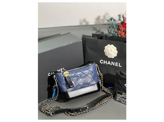 Zaino Chanel piccolo blu in pelle con tracolla a catena - vista 6