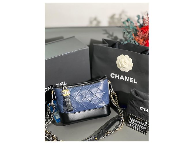 Zaino Chanel piccolo blu in pelle con tracolla a catena - vista 7
