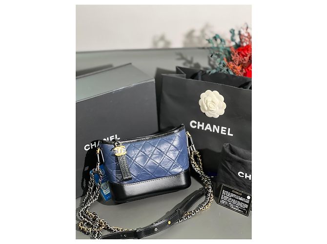 Zaino Chanel piccolo blu in pelle con tracolla a catena - vista 8
