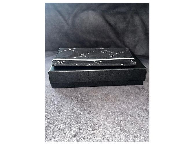 Cartera Chanel Logo CC Negro Blanco - vista 15