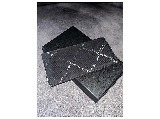 Cartera Chanel Logo CC Negro Blanco - vista 3