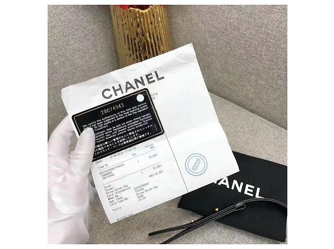 Borsa a tracolla Chanel Leboy Verticale nera e oro in pelle litchi Nero - vista 4
