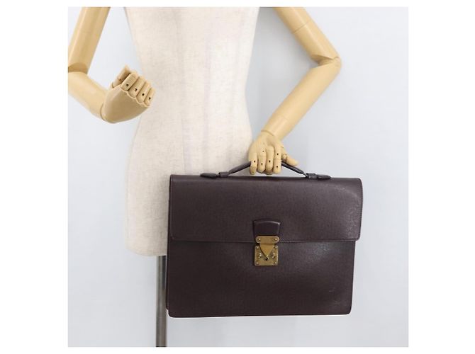 LOUIS VUITTON Taiga Serviette Kourad Business Bag Acajou M30076 LV Auth 176179 Marrone - vista 21