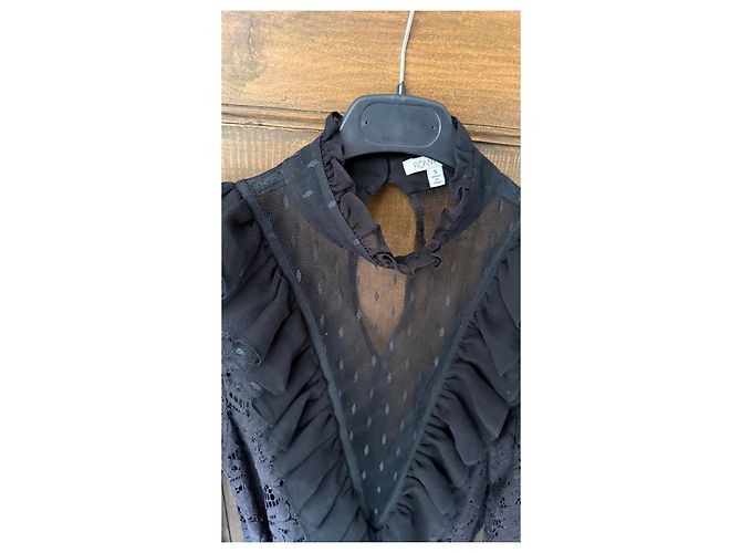 Autre Marque Schwarze Spitzenbluse mit Rüschen - Ansicht 6