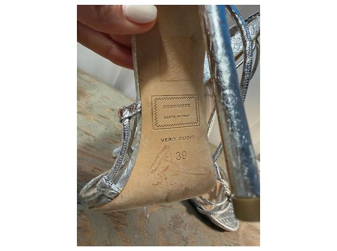 Dsquared2 Silberne Metallische Leder Riemchenabsätze - Ansicht 6