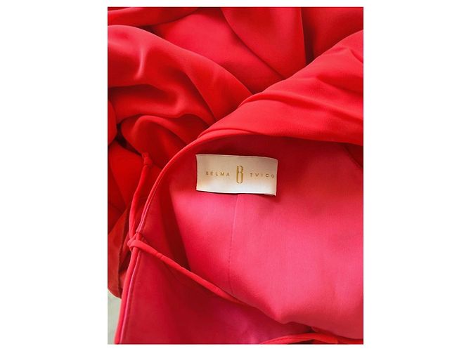 Autre Marque Belma Tvico Rotes Maxikleid mit Einem Schulterträger - Ansicht 2