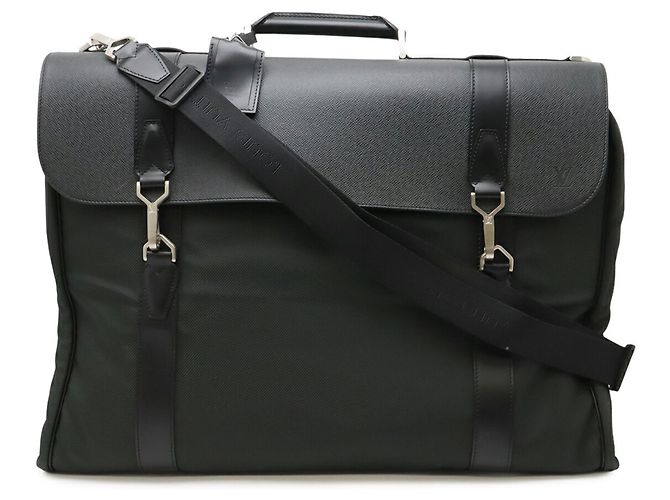 Gibeciere Porta abiti portatile Louis Vuitton Taiga Grigio - vista 2
