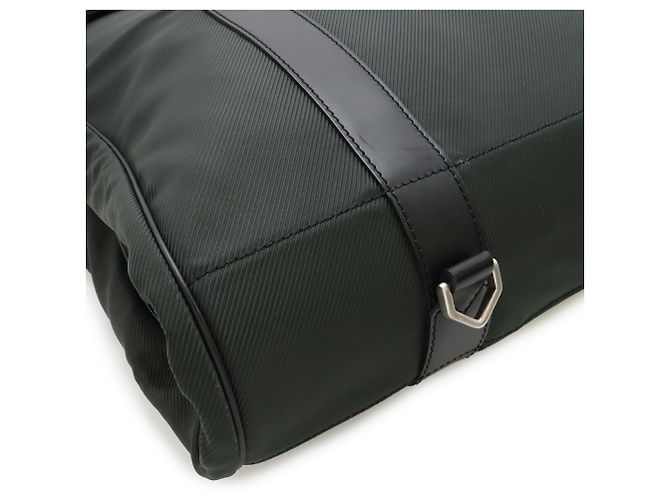 Gibeciere Porta abiti portatile Louis Vuitton Taiga Grigio - vista 4