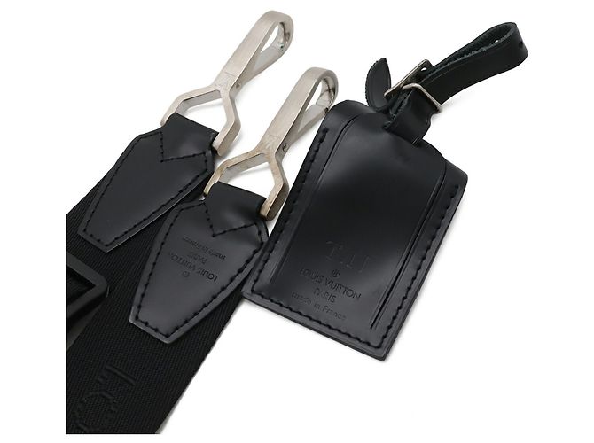 Gibeciere Porta abiti portatile Louis Vuitton Taiga Grigio - vista 5