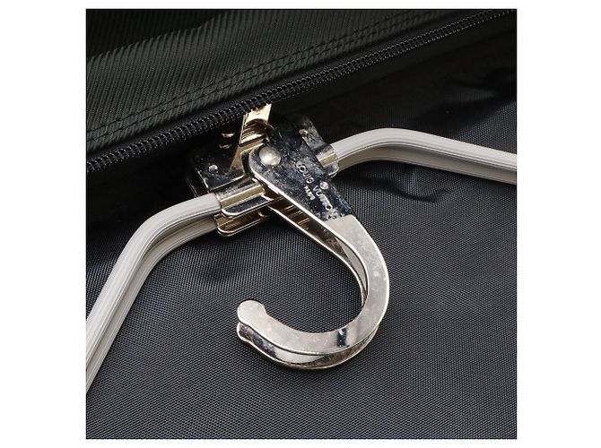 Gibeciere Porta abiti portatile Louis Vuitton Taiga Grigio - vista 7