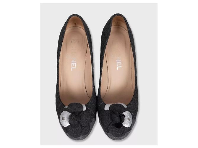 Chanel Pumps aus grauem Textil, Größe 38, gebraucht - Ansicht 2