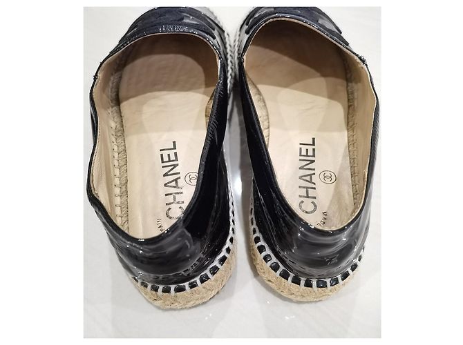 Schwarze Lackleder-Espadrilles von Chanel - Ansicht 6